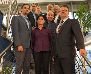 Kai Buchmann mit den Mitgliedern des Vorstandes und der Gesch&auml;ftf&uuml;hrerin
